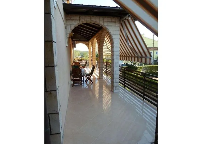 Casa vacanze In Pula With Swimming Pool Pola