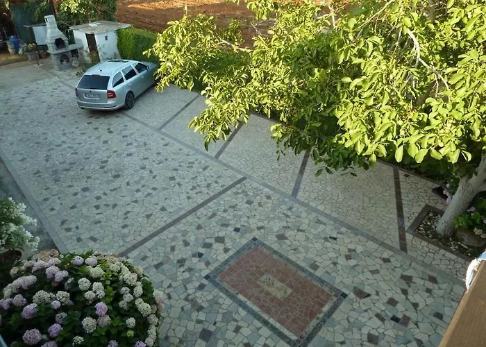 In Pula With Swimming Pool Casa vacanze Pola